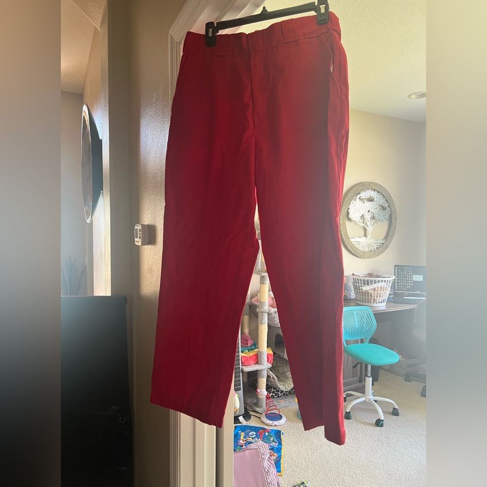 Dickies x Urban Outfitters baggy red pants. Size 10 #dickies #urbanoutfitters